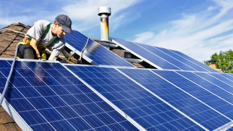7 Questions to Ask Potential Solar Installation Companies Before Hiring